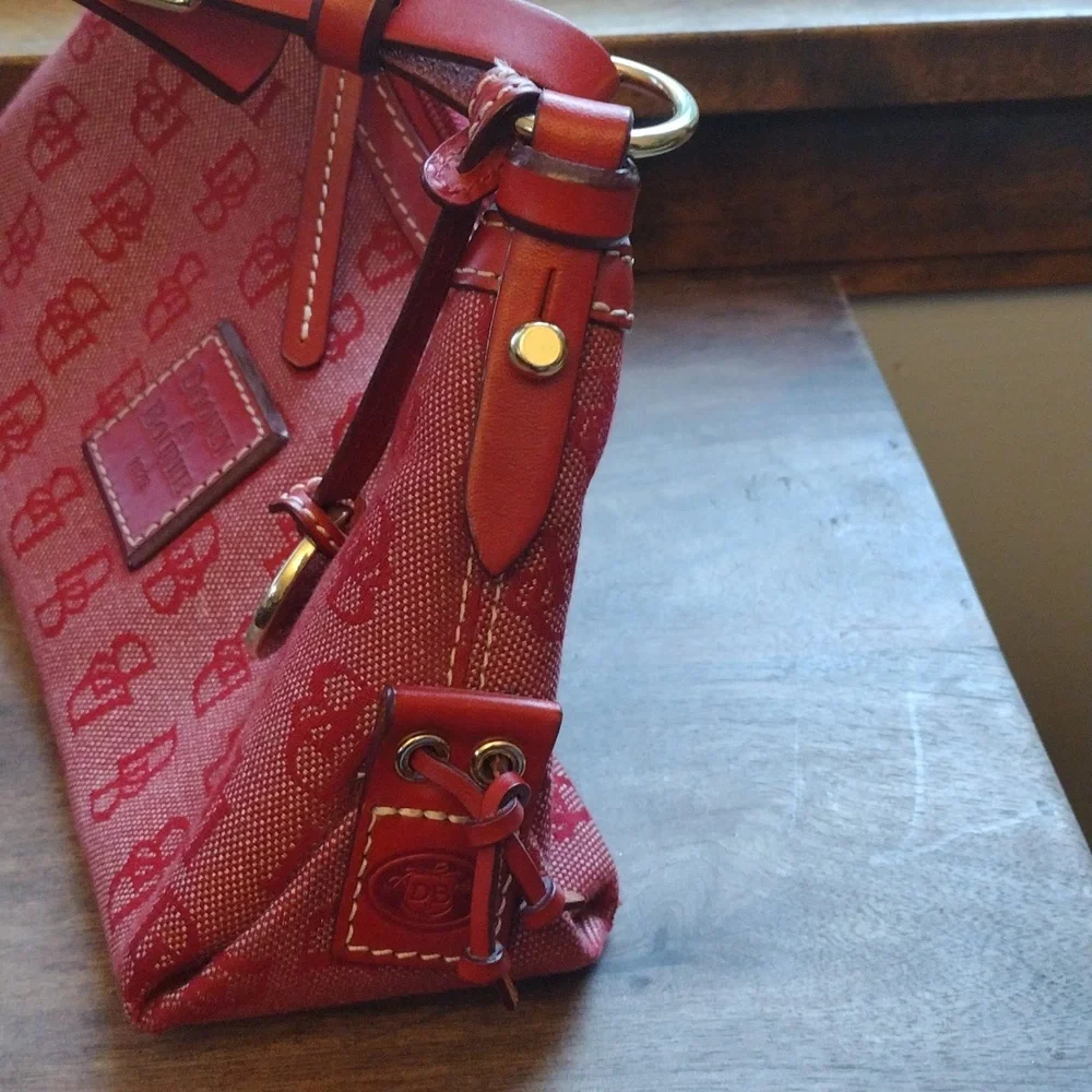 Dooney & Bourke Hobo Shoulder Bag Signature 1975 Red Leather Purse - Picture 4 of 16